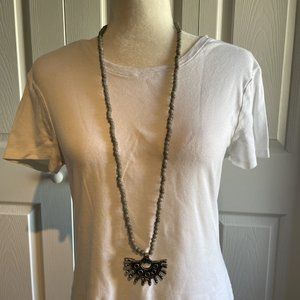 Women's Long Gray Beaded Necklace with Gray Pendant EUC Versatile All Seasons
